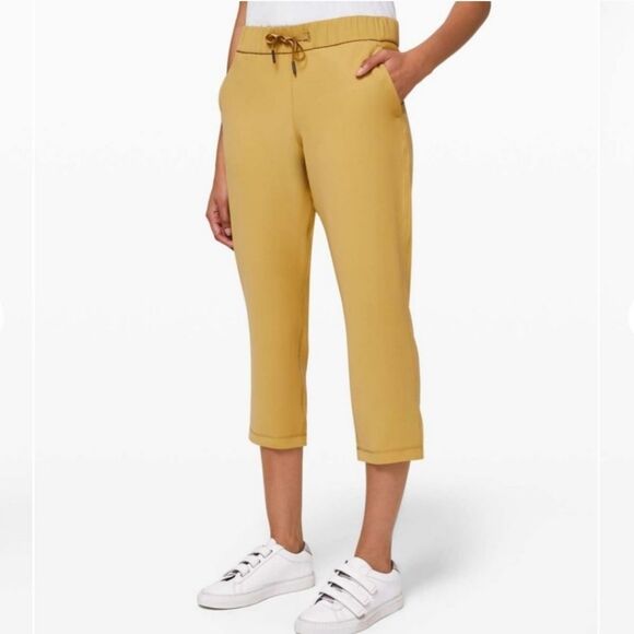 Lululemon On the Fly Crop Pants *Woven 23" Vintage Gold Yellow Mustard Size 6 - Picture 5 of 12